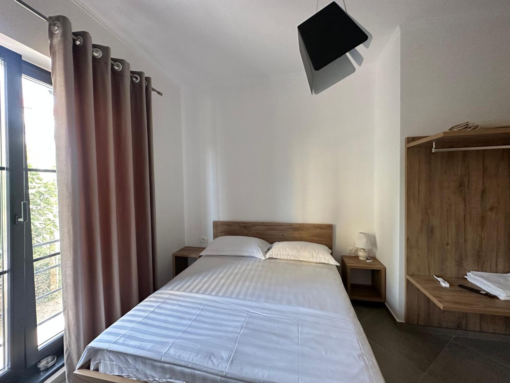Central Comfort Suites Tirana Exterior photo